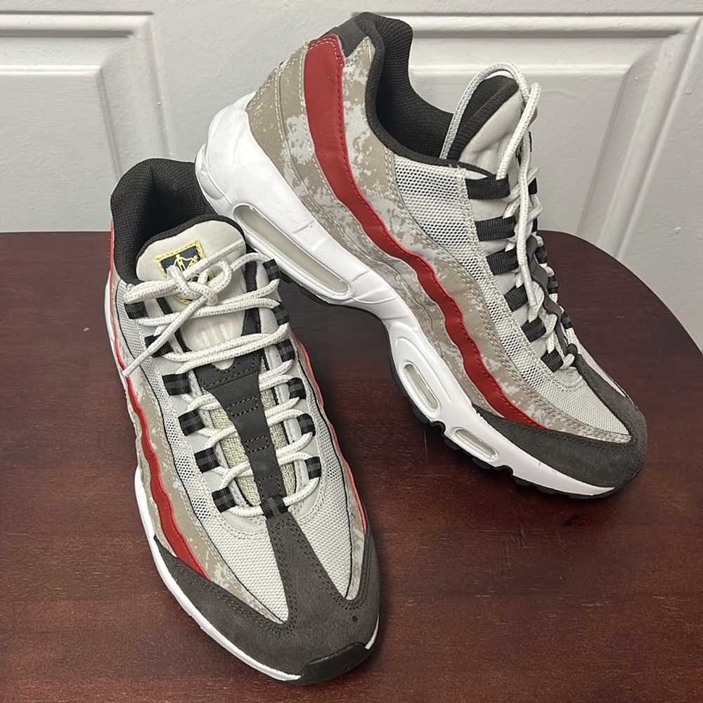 👟 1 HOUR SALE👟 Nike Air Max 95 Men’s size 10. Worn 1 time.